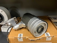 Diverse beveiligingscamera’s en switches (34x) - afbeelding 8 van  31