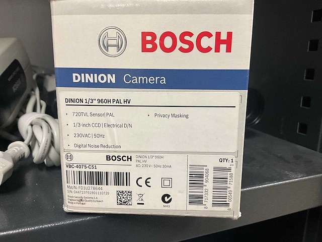 Diverse beveiligingscamera’s en switches (34x) - afbeelding 15 van  31