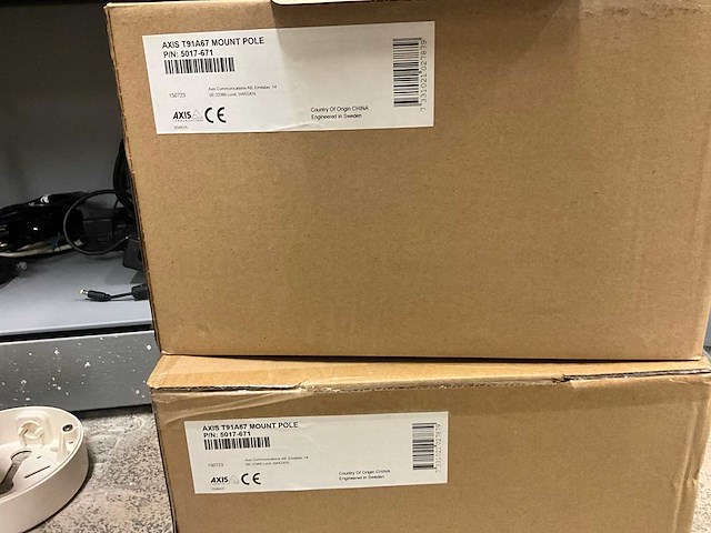 Diverse beveiligingscamera’s en switches (34x) - afbeelding 19 van  31