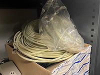 Diverse beveiligingscamera’s en switches (34x) - afbeelding 24 van  31