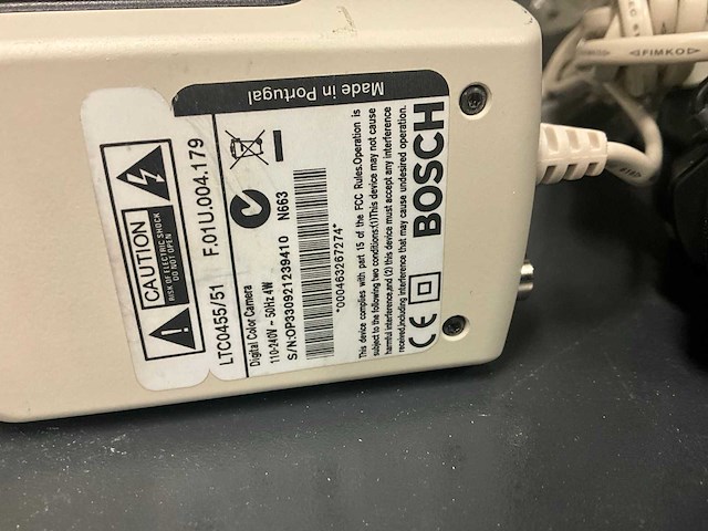 Diverse beveiligingscamera’s en switches (34x) - afbeelding 31 van  31