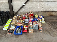 Diverse bevestigingsmaterialen - afbeelding 1 van  13