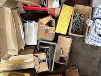 Diverse bevestigingsmaterialen - afbeelding 9 van  13