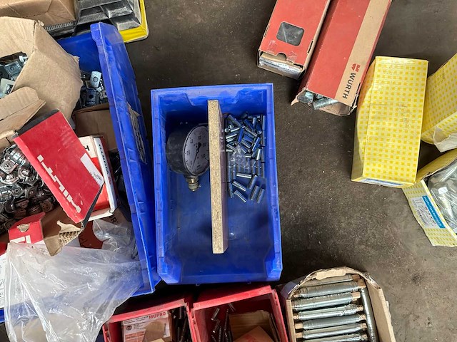 Diverse bevestigingsmaterialen - afbeelding 13 van  13