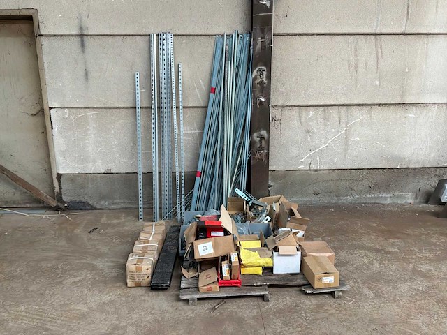 Diverse bevestigingsmaterialen - afbeelding 1 van  10