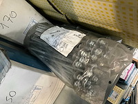 Diverse bevestigingsmaterialen - afbeelding 10 van  15