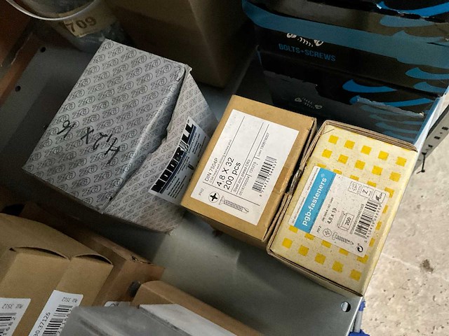 Diverse bevestigingsmaterialen - afbeelding 31 van  33