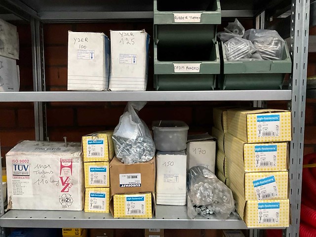 Diverse bevestigingsmaterialen - afbeelding 1 van  15
