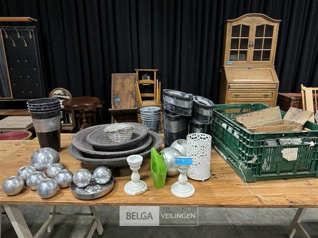 Diverse bloempotten - kaarshouders enz. - afbeelding 1 van  5