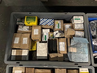 Diverse bouten en moeren - afbeelding 5 van  5