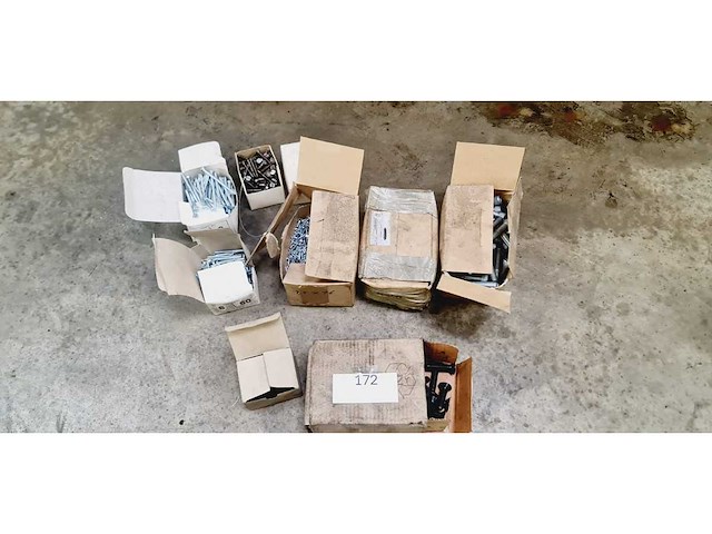 Diverse bouten en schroeven (8x) - afbeelding 1 van  10