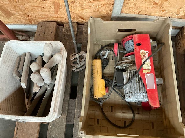 Diverse bouw gereedschappen - afbeelding 4 van  6