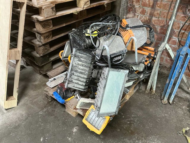 Diverse bouwlampen (20x) - afbeelding 1 van  5