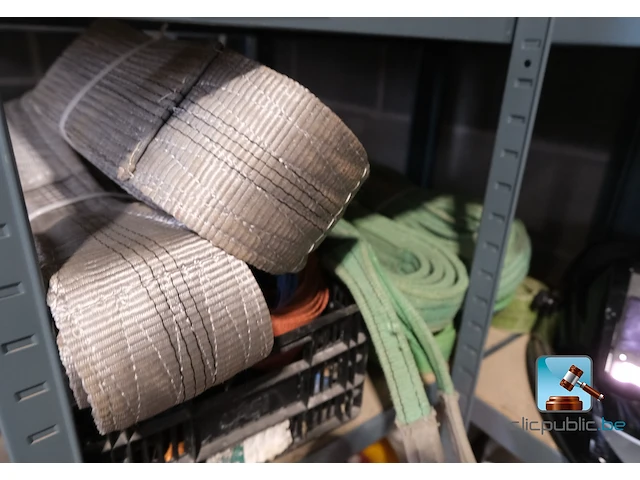 Diverse bouwmaterialen en bouwproducten - afbeelding 3 van  27