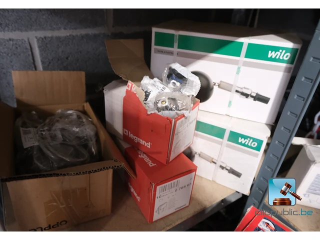 Diverse bouwmaterialen en bouwproducten - afbeelding 13 van  27