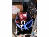 Diverse bouwmaterialen en bouwproducten - afbeelding 19 van  27