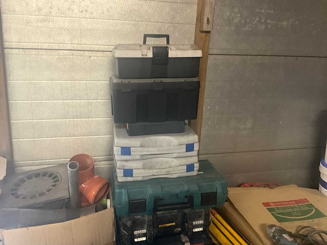 Diverse bouwmaterialen en toebehoren - afbeelding 4 van  28