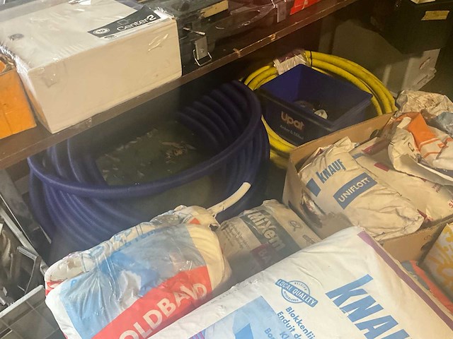 Diverse bouwmaterialen en toebehoren - afbeelding 10 van  28