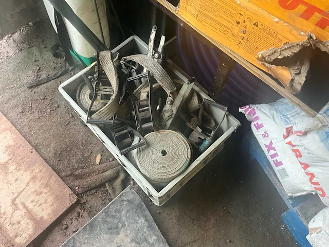 Diverse bouwmaterialen en toebehoren - afbeelding 19 van  28