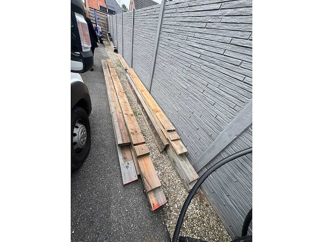 Diverse bouwmaterialen hout / balken - afbeelding 1 van  33