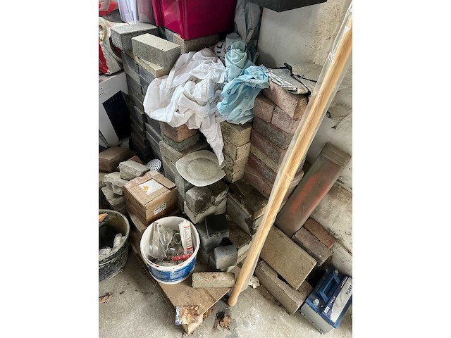 Diverse bouwmaterialen hout / balken - afbeelding 25 van  33