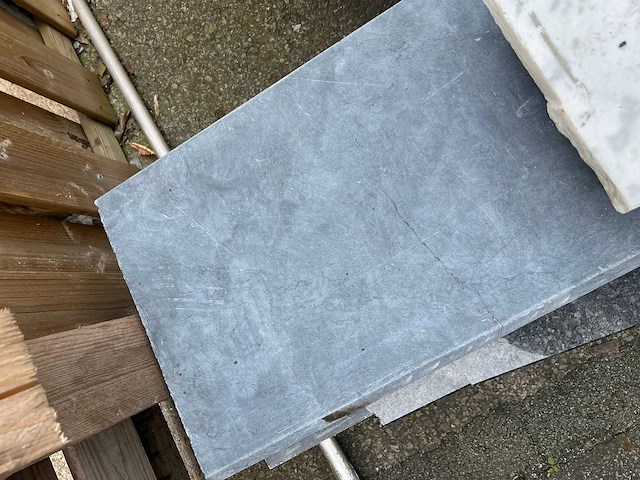 Diverse bouwmaterialen hout / balken - afbeelding 2 van  33