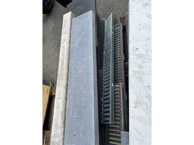 Diverse bouwmaterialen hout / balken - afbeelding 5 van  33