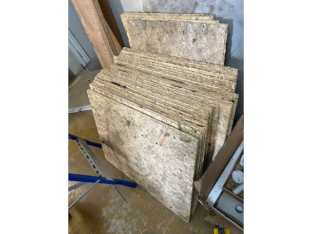 Diverse bouwmaterialen hout / balken - afbeelding 11 van  33