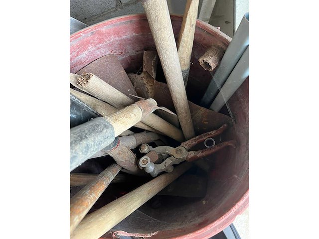Diverse bouwmaterialen hout / balken - afbeelding 22 van  33
