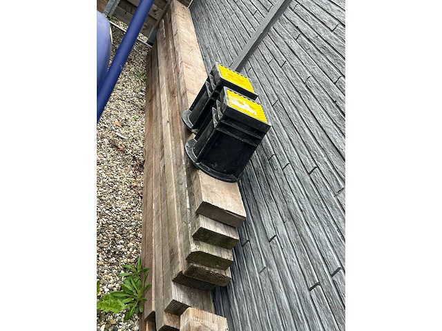 Diverse bouwmaterialen hout / balken - afbeelding 23 van  33