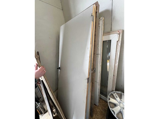 Diverse bouwmaterialen ramen deuren trap - afbeelding 23 van  23