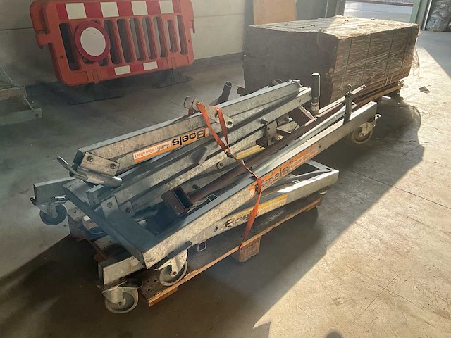 Diverse bouwmaterialen - afbeelding 3 van  4