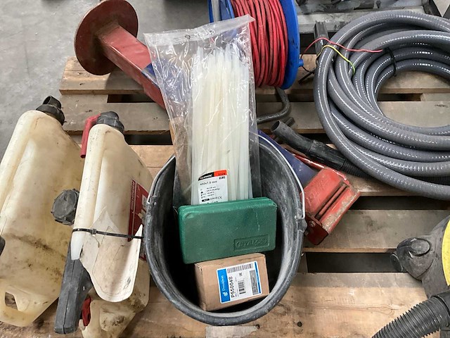 Diverse bouwmaterialen - afbeelding 4 van  21