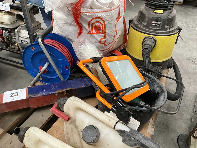 Diverse bouwmaterialen - afbeelding 19 van  21