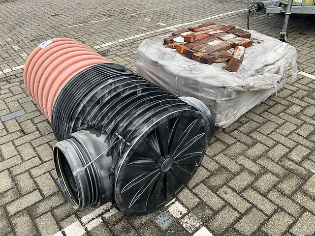 Diverse bouwmaterialen - afbeelding 1 van  6