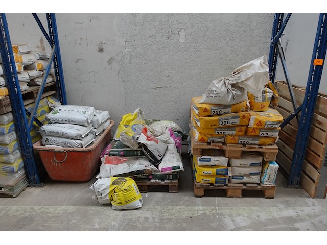 Diverse bouwmaterialen - afbeelding 1 van  9