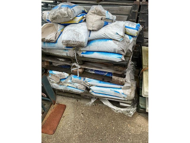 Diverse bouwmaterialen - afbeelding 2 van  2