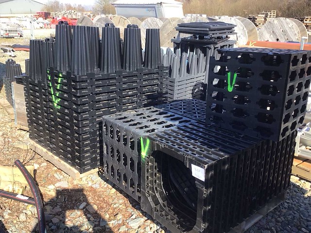 Diverse bouwmaterialen - afbeelding 1 van  8