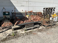 Diverse bouwmaterialen - afbeelding 1 van  8