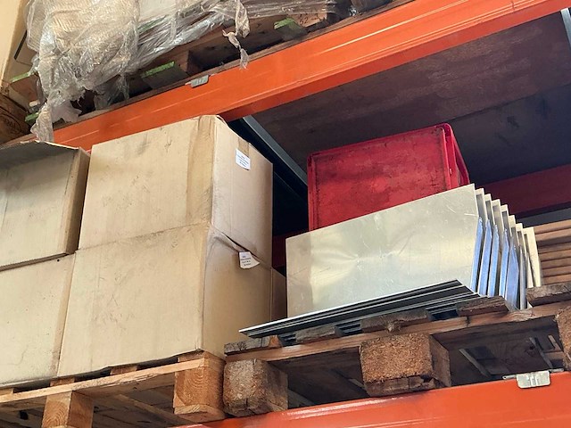 Diverse bouwmaterialen - afbeelding 4 van  5