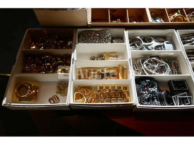 Diverse broekriem onderdelen - afbeelding 1 van  6