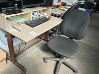 Diverse bureaus (2x) - afbeelding 1 van  5