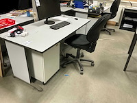 Diverse bureaus (4x) - afbeelding 2 van  6