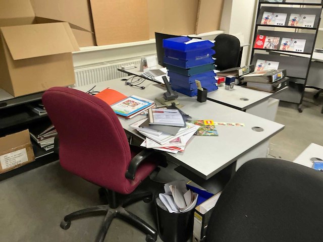 Diverse bureaus (4x) - afbeelding 6 van  6