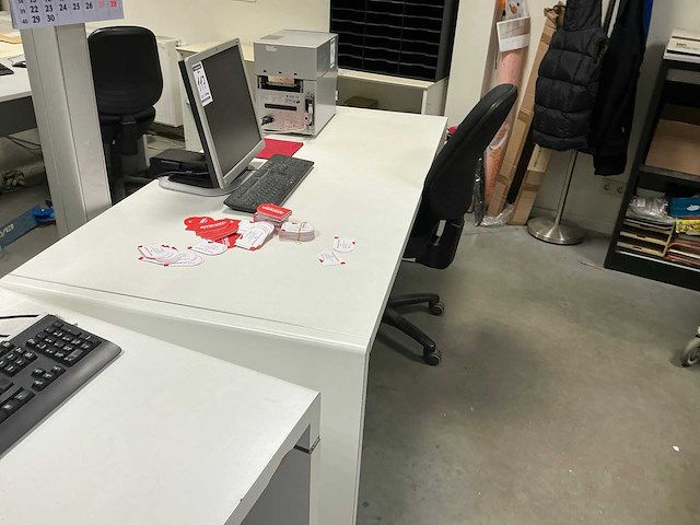 Diverse bureaus (5x) - afbeelding 3 van  7
