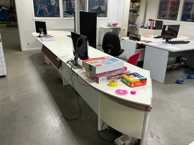 Diverse bureaus (5x) - afbeelding 4 van  7