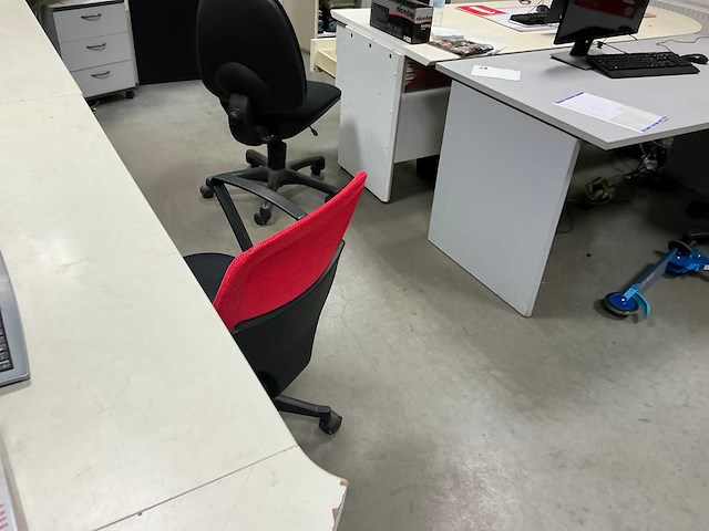 Diverse bureaus (5x) - afbeelding 5 van  7