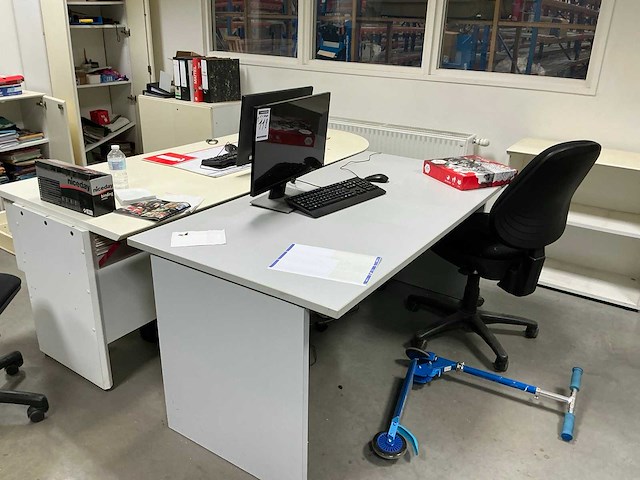 Diverse bureaus (5x) - afbeelding 7 van  7