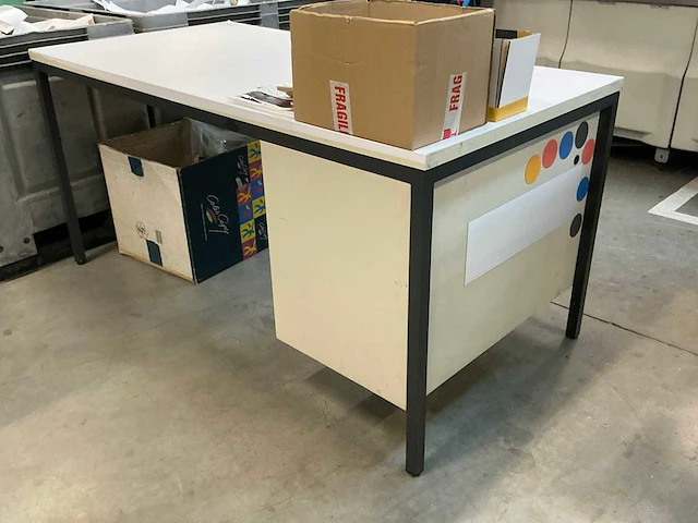 Diverse bureautafels (2x) - afbeelding 6 van  8