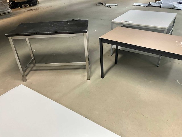 Diverse bureautafels (6x) - afbeelding 1 van  9